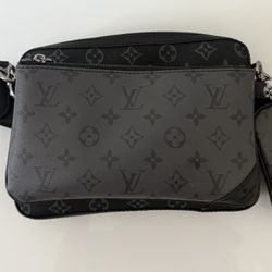 Louis Vuitton Trio Messenger Monogram Shoulder Bag M69443