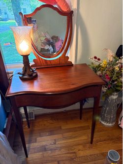 Old Meeting House Vanity w/ Mirror