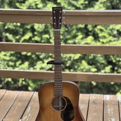 Martin D-17M 2015 (Retired) VG/Excellent Condition With Martin/Fishman Pickup