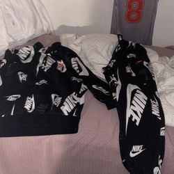 Nike Hoodie And Sweats