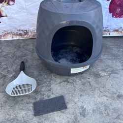 So Phresh Covered Cat Litter Box w/ Scoop & Charcoal Filter