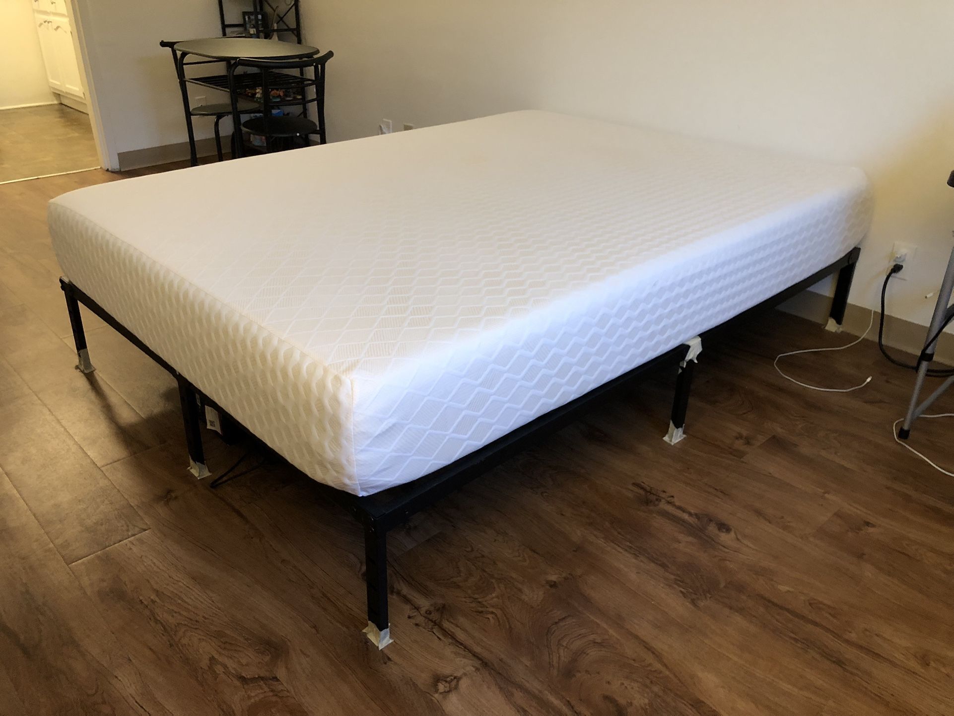 Queen Mattress Bed + Metal Bed Frame
