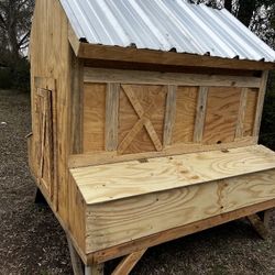 Custom Chicken Coops 