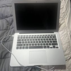 MacBook Air $425