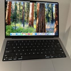 Apple MacBook Pro M2 MAX 2TB 96 gigs ram