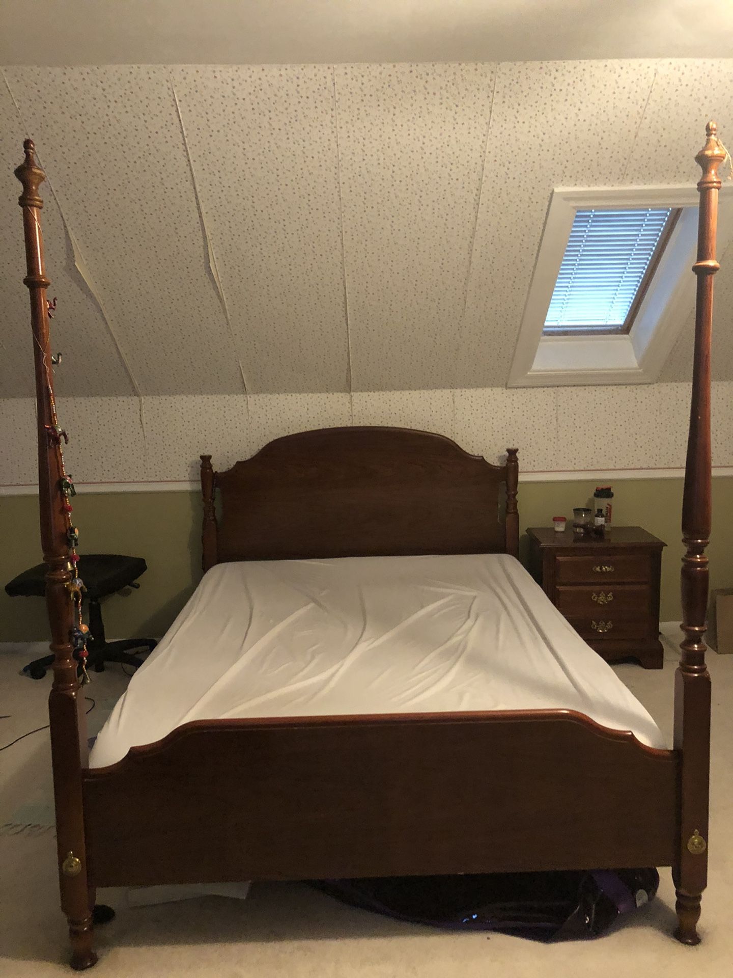 Complete Queen Bed Set