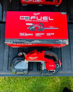 Milwaukee M18 FUEL Deep Cut Band Saw