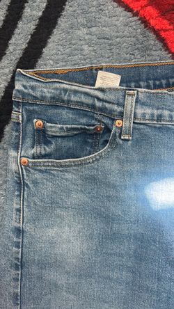 Levi’s classic fit straight leg light wash