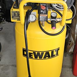 DEWALT 25 GALLON PORTABLE VERTICAL ELECTRIC AIR COMPRESSOR.....NEW.....$ 600