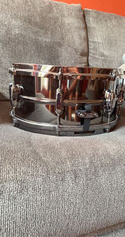 Tama strongest name in drums for sale/ en venta