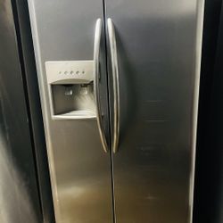 Fridge Frigidaire Like New Delivery Included 
