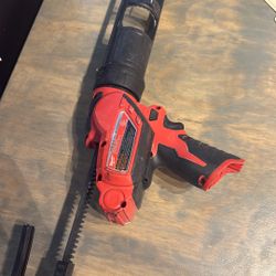 Milwaukee Caulk Gun