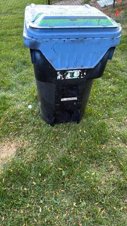 69 gallon Storage, recycling , garbage tote