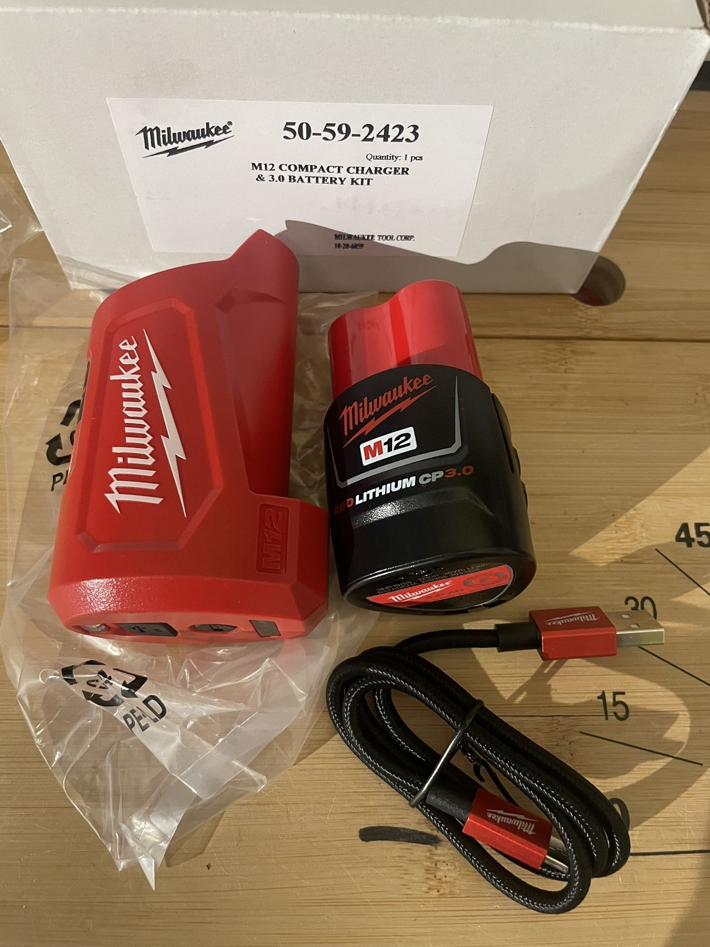 M12 Compact Charger With Battery 3.0