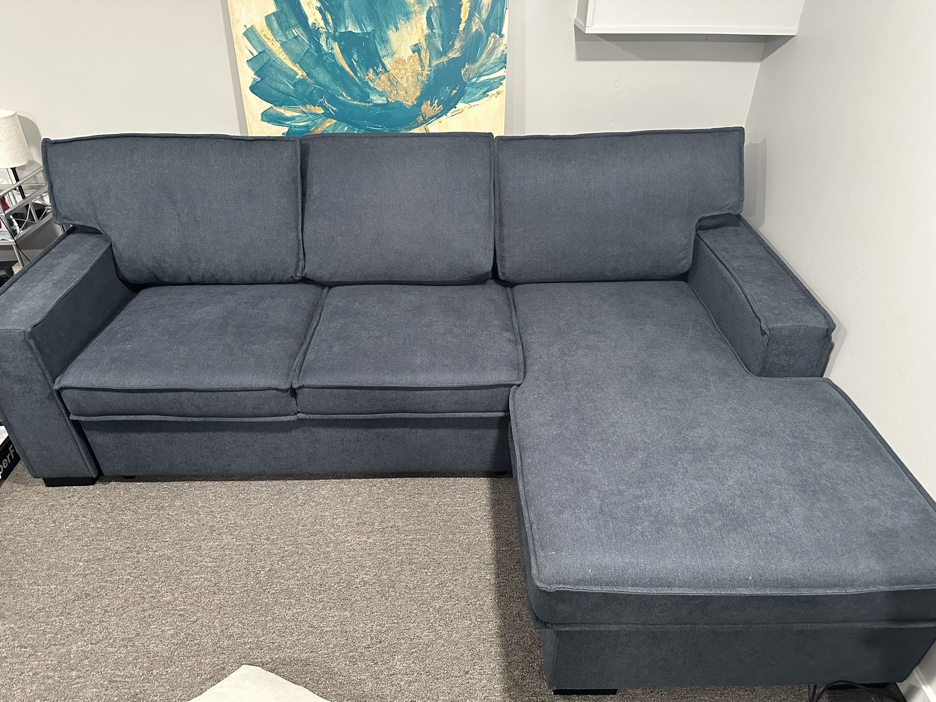 Right Arm Facing Pop-Up Sleeper Chaise Sectional