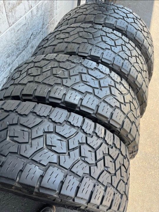 275 70 18 Tires Con 80% De Vida Las 4 De La Marca TOYO