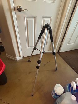 Stand tool with doll head or picture
