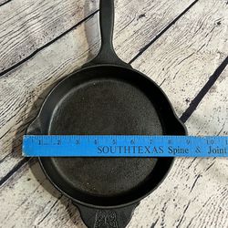 Pioneer Woman 8 Butterfly Cast Iron Skillet / Frying Pan Double