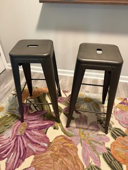 2 Bar Stools