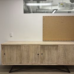 Console / Sideboard