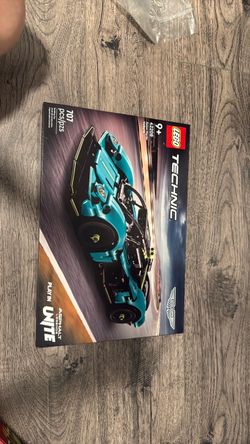 LEGO Technic Aston Martin Valkyrie 42208
