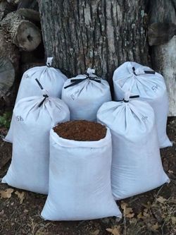 15Lbs Motorized Screened Aged Horse Manure Compost – $3Dlls/Bag