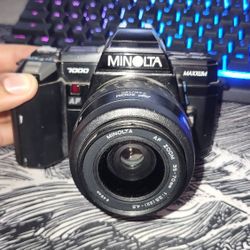 Minolta Maxxum 7000 35mm Film SLR Camera 