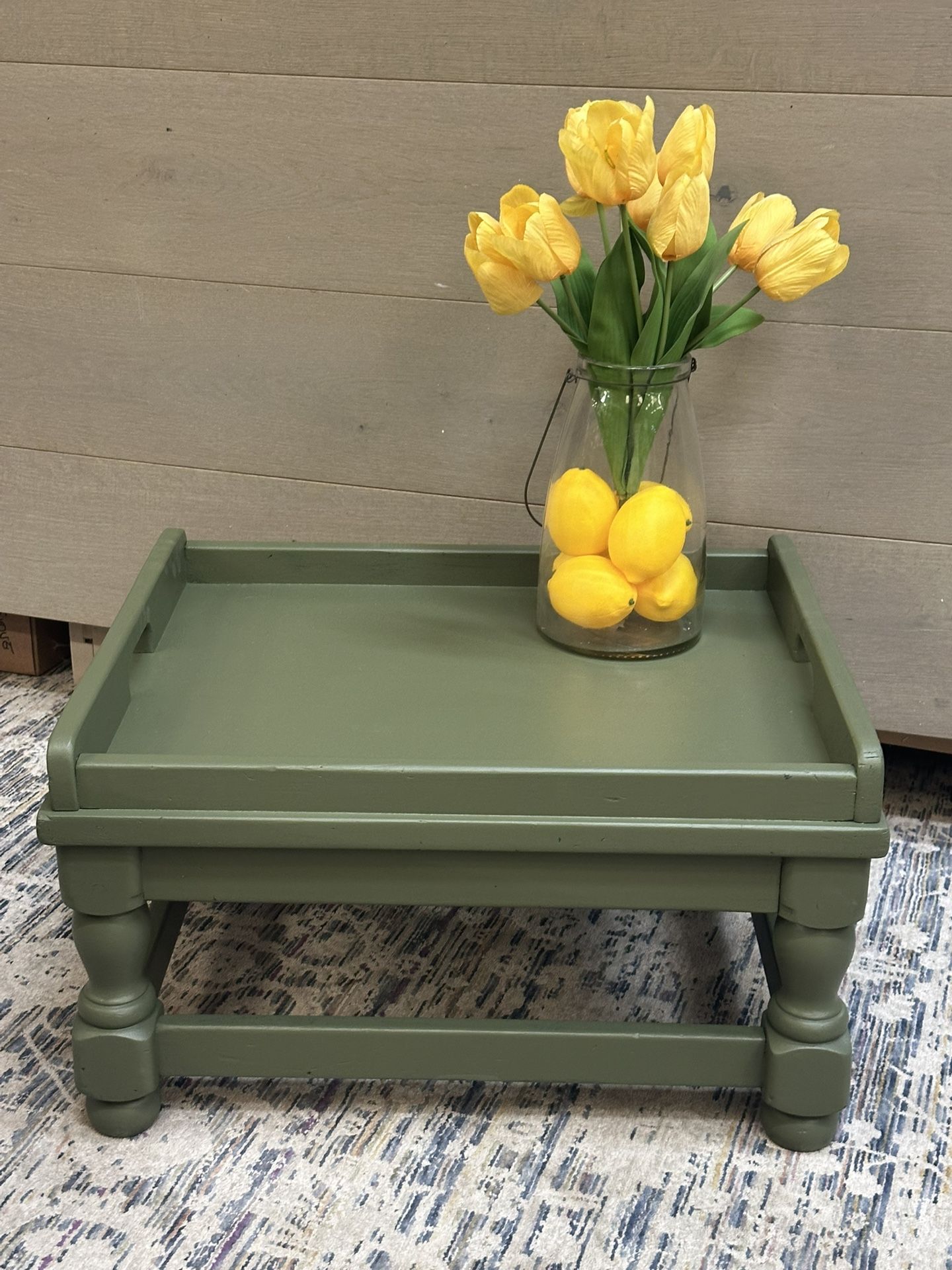 Small ETHAN ALLEN table