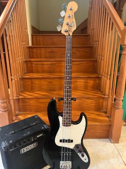 Fender MIM Jazz Bass (Mint) w/ Fender Rumble 15 Bass Amp