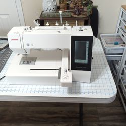 Janome MC500E Embroidery machine and Accessories 
