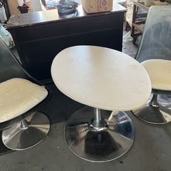 Mid Century Table And Chairs