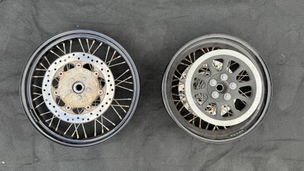 Harley Dyna 06-17 stock spoke wheel set
