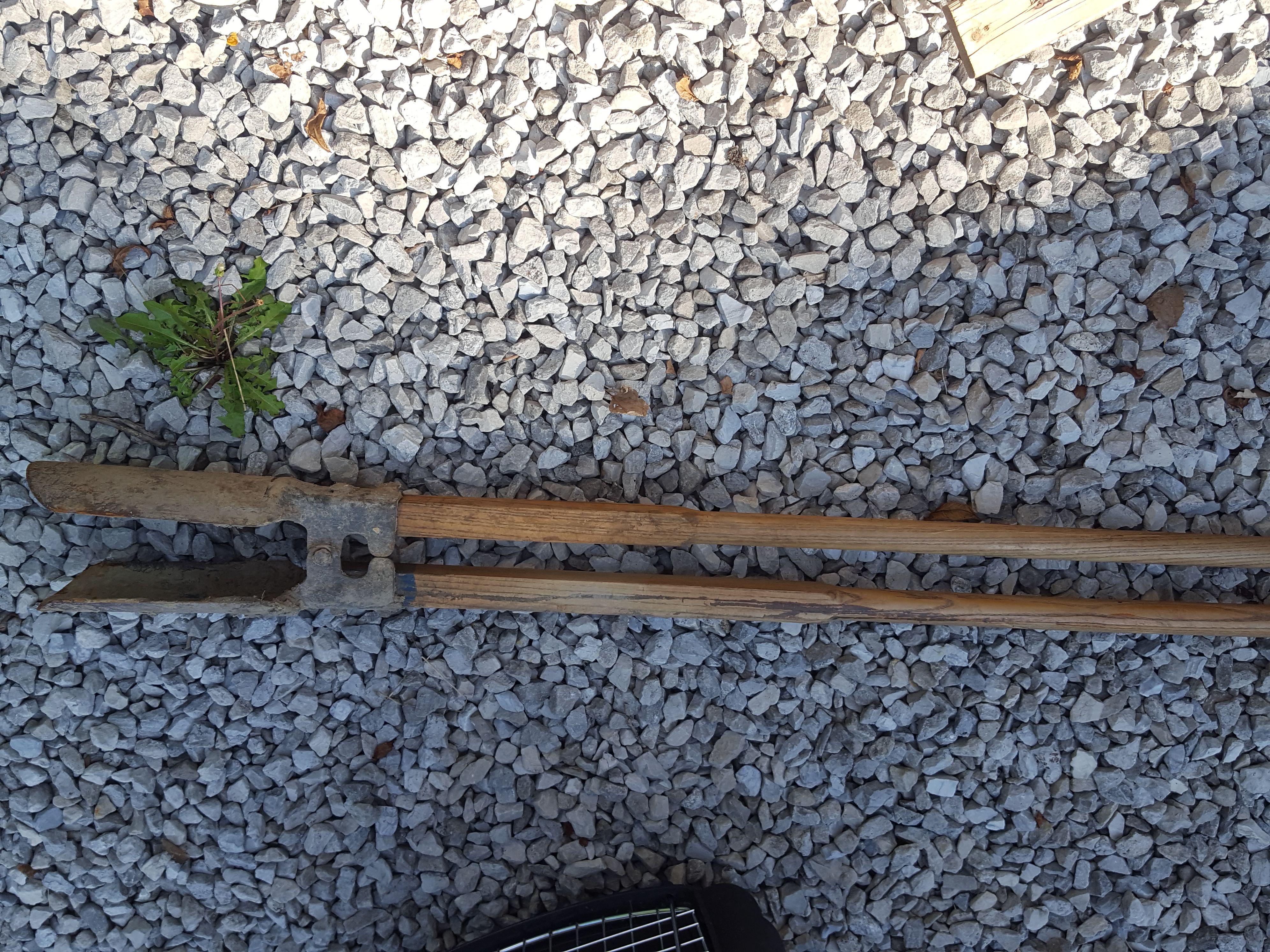 Post hole digger