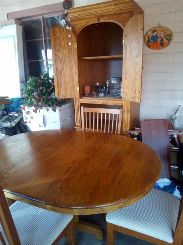 New Beautiful Jefferson Wood Work table, table cover,four chairs and includes the Hutch /Cabinet ...