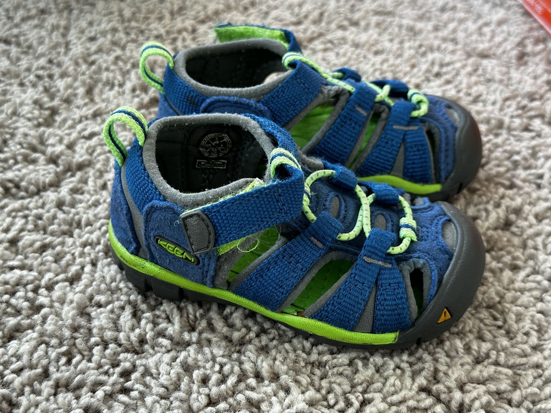 KEEN Water Shoes toddler size 5