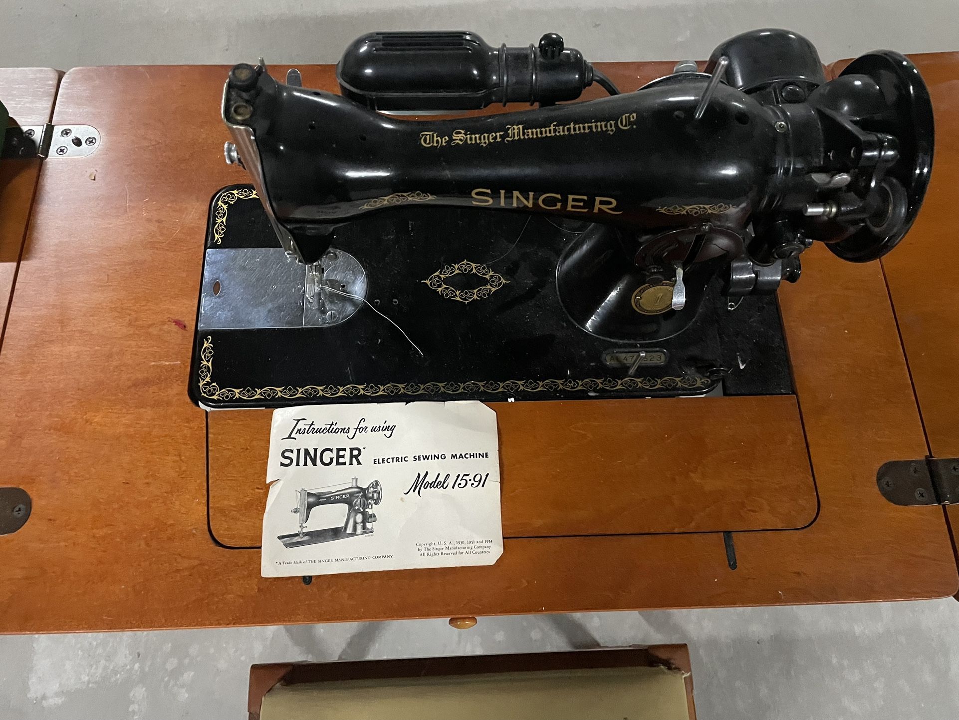 Singer Electric Sewing Machine