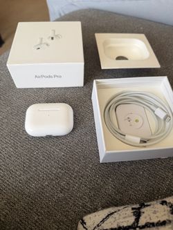 Apple AirPods Pro with Case and Cable