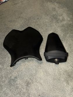 Brand new 2017-2021 Yamaha r6 Oem seat Set + key