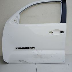 2016 2017 2018 2019 2020 2021 2022 2023 TOYOTA TACOMA FRONT LEFT DOOR OEM