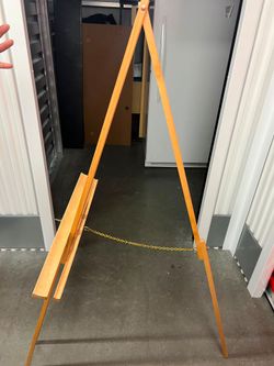 Wooden Artist Easel with Chain