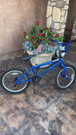 Mongoose Mode 100 Bike