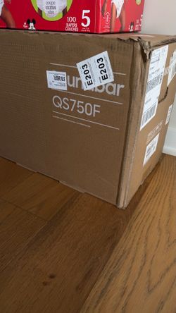 Unopened Brand New - Samsung QS750F sound bar