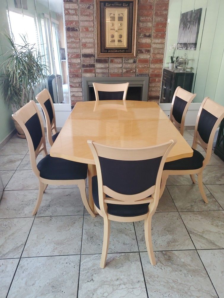 Table Set With 6 Matching Chairs