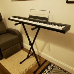 *LIKE NEW* Full 88 key Starfavor keyboard