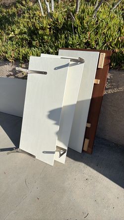 Shelves free