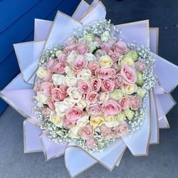 Ramos Buchones/ Floral Bouquets/ Gifts/ Graduation Gift/ Flowers 