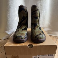 UGG Rowland Camo Size 6 RARE