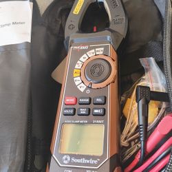 Southwire AC/DC 400A Clamp Meter