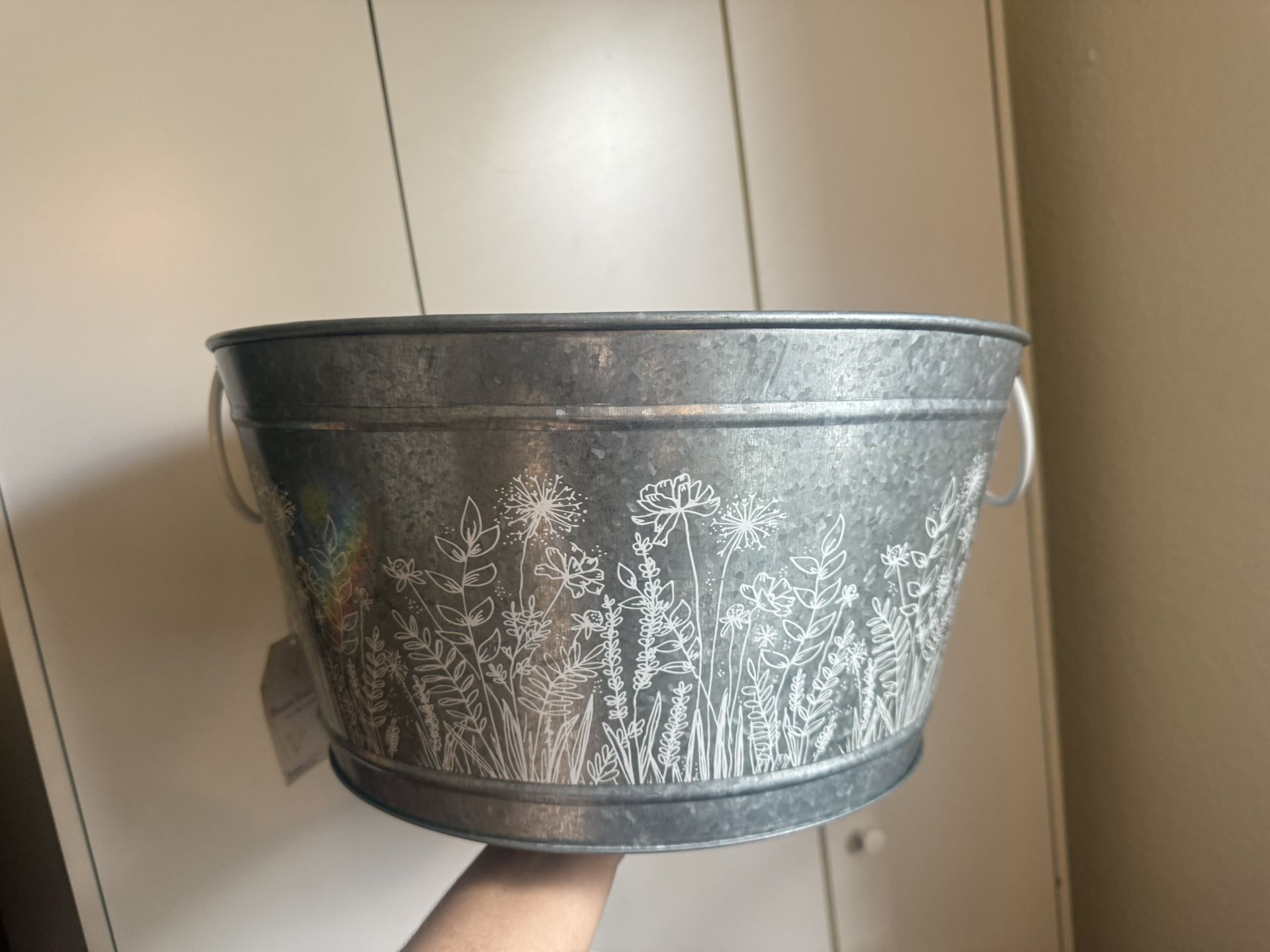Decorative galvanized bucket