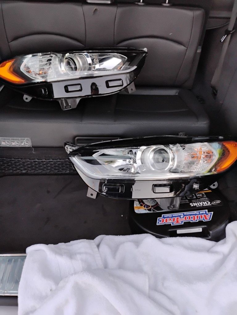 Ford Fusion Headlights